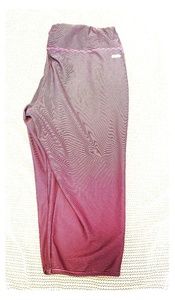 Danskin Now Dri More fitted legging capris.